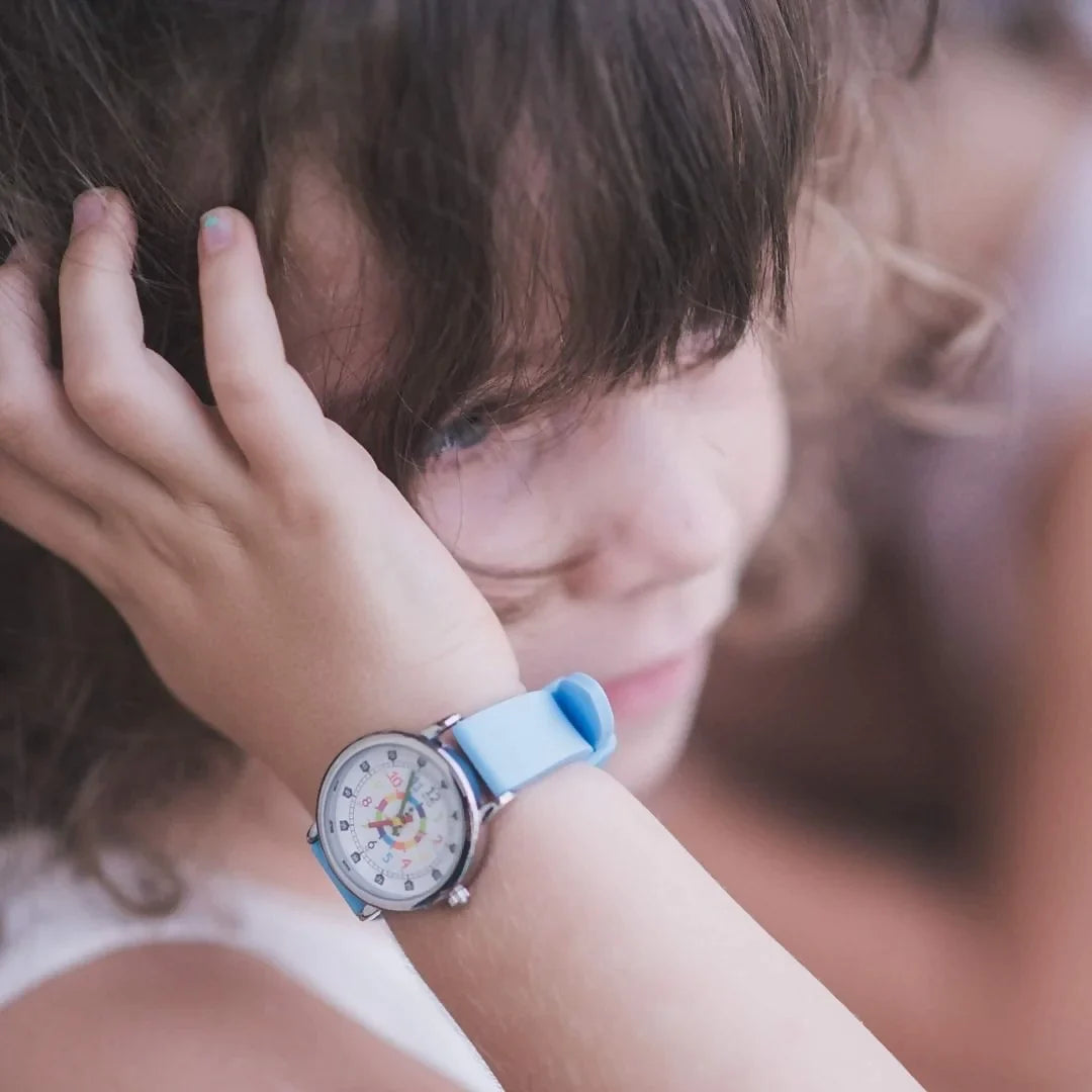 Fille avec montre pédagogique bleue Inouck